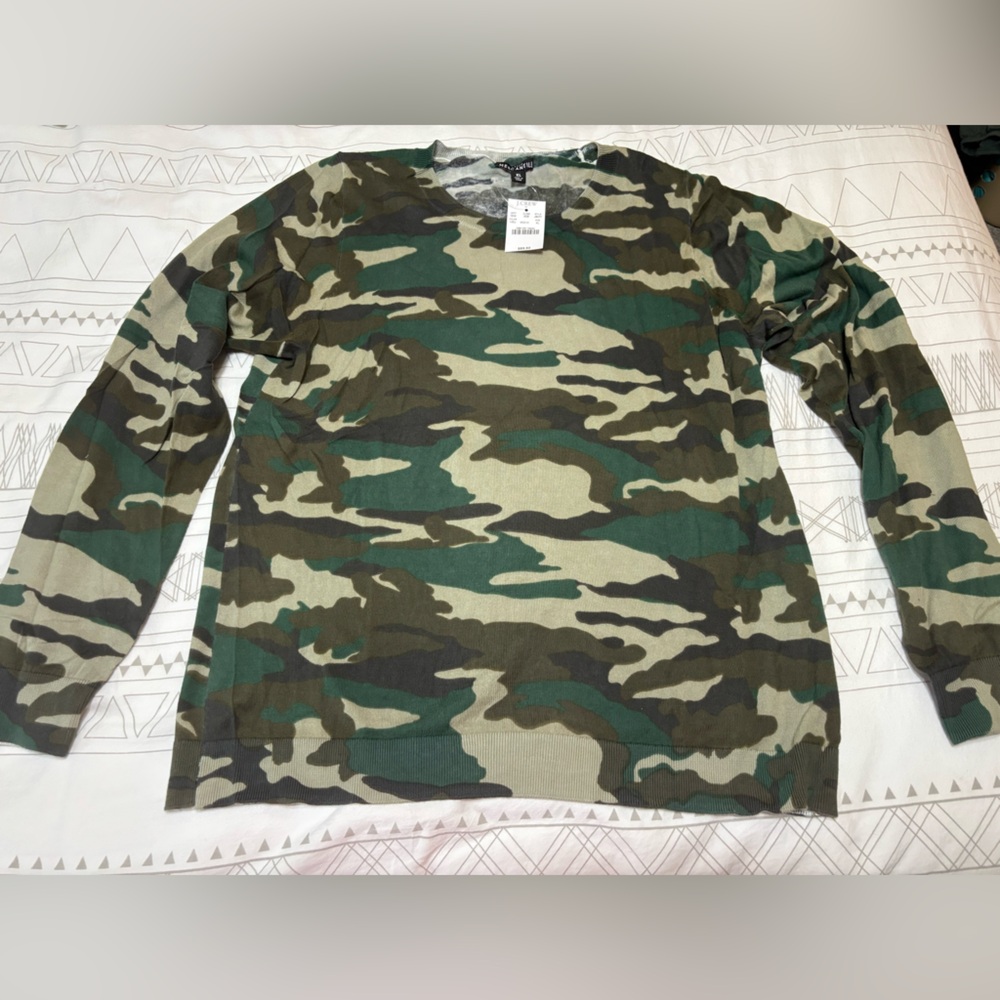 NWT! J. Crew Camouflage Crewneck Lightweight Sweater in Green and Olive